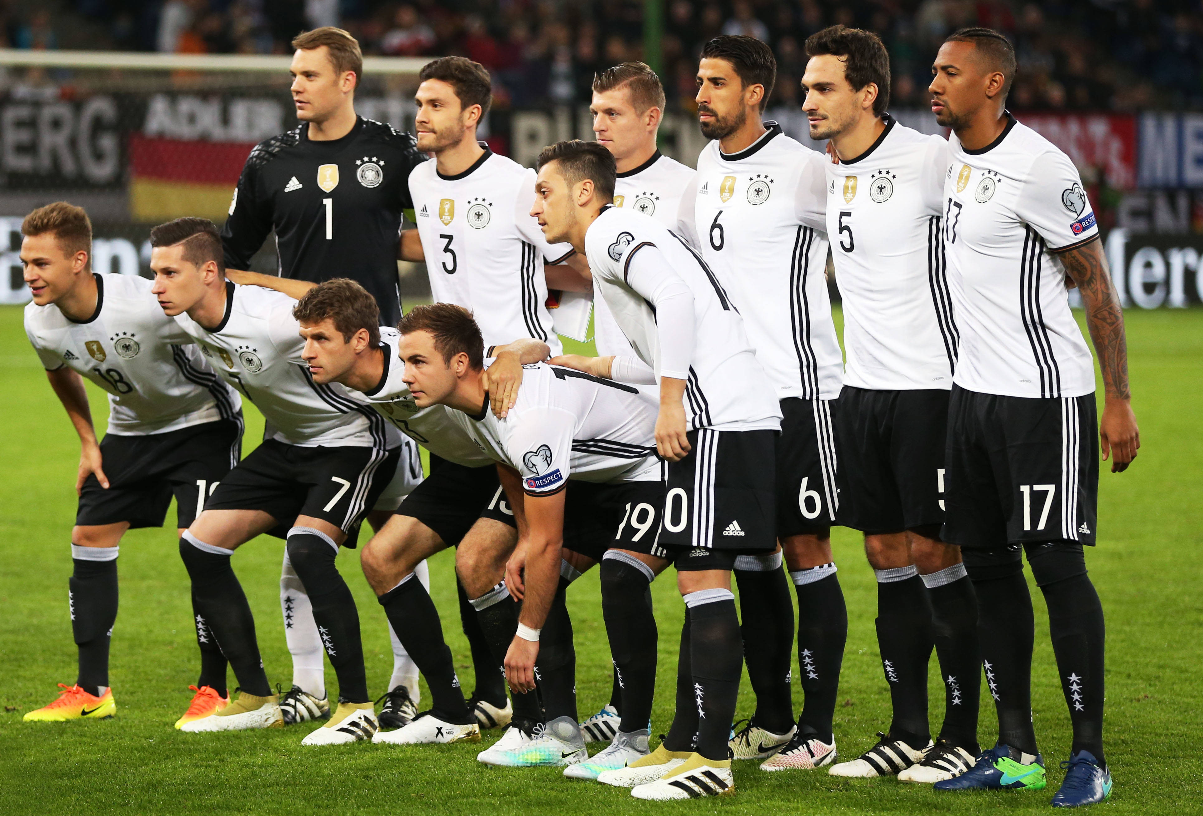 包含赛前皇家马德里备战西甲，止住颓势细节曝光，媒体盛赞，临场指挥获称赞的词条